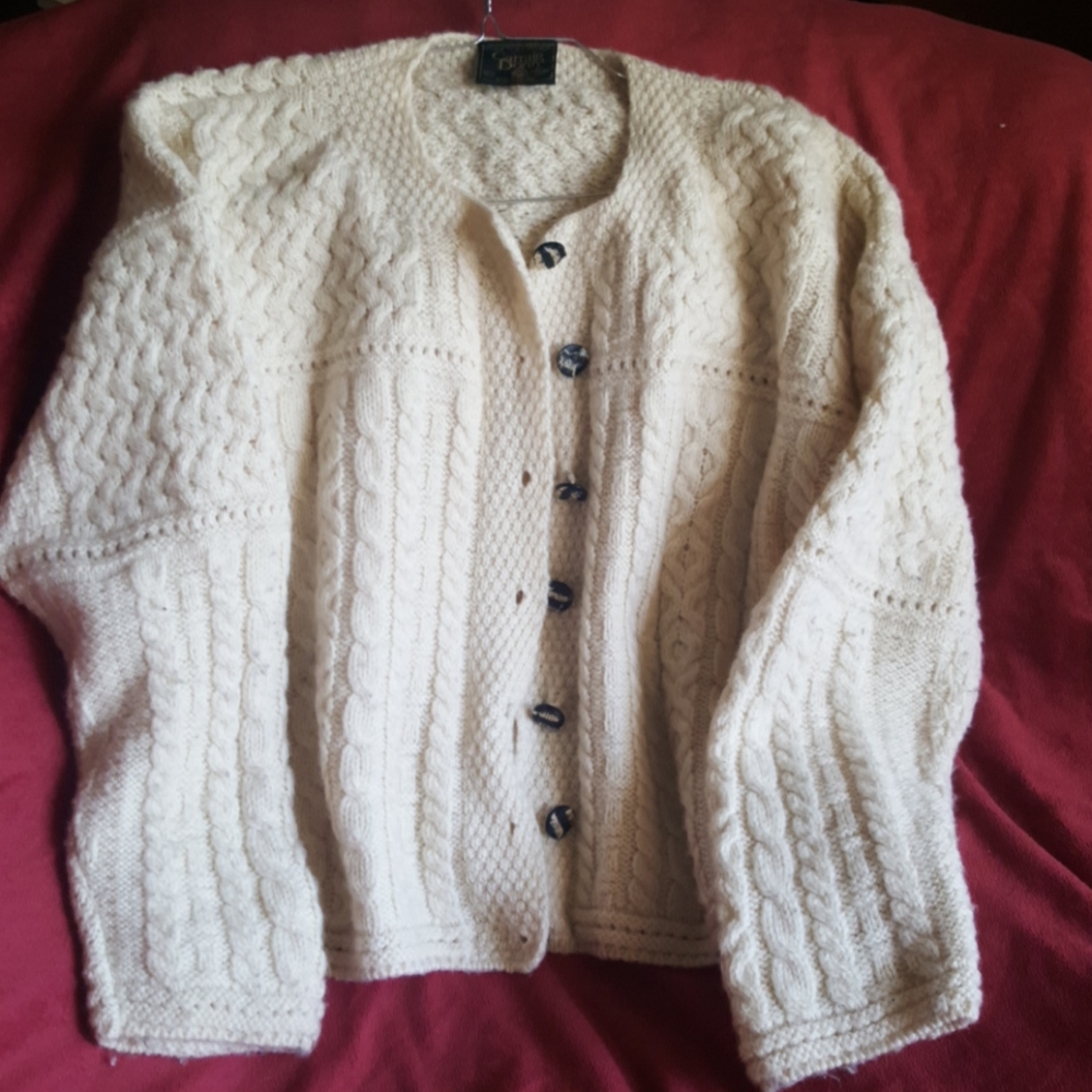 Carraig Donn, 100% Pure New Wool, made Ireland